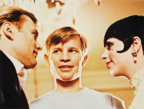 Max (Helmut Griem), Brian (Michael York) & Sally (Liza Minnelli)